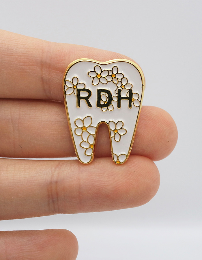 [하이진] RDH 치위생사 치아모양 금속뱃지 - 간호화 및 간호용품은 뽀너스